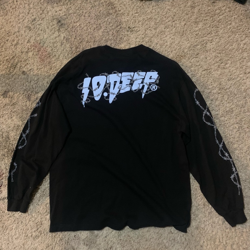 10.Deep Black Long Sleeve with Graphic Logo